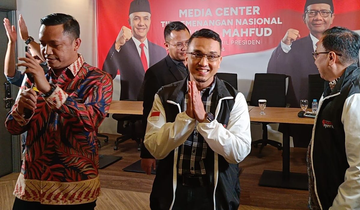 Aiman Witjaksono: Pemeriksaan Epik dan Pertarungan Bukti Aiman Witjaksono: Pemeriksaan Epik dan Pertarungan Bukti