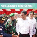 Mentan RI Andi Amran Sulaeman mengenakan baju kemeja putih (Foto: Facebook)