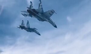 Screenshot_2024-01-18-19-59-07-80_a23b203fd3aafc6dcb84e438dda678b6 Pesawat TNI tengah bermanuver di atas langit NKRI (Foto: FB Kemenhan)