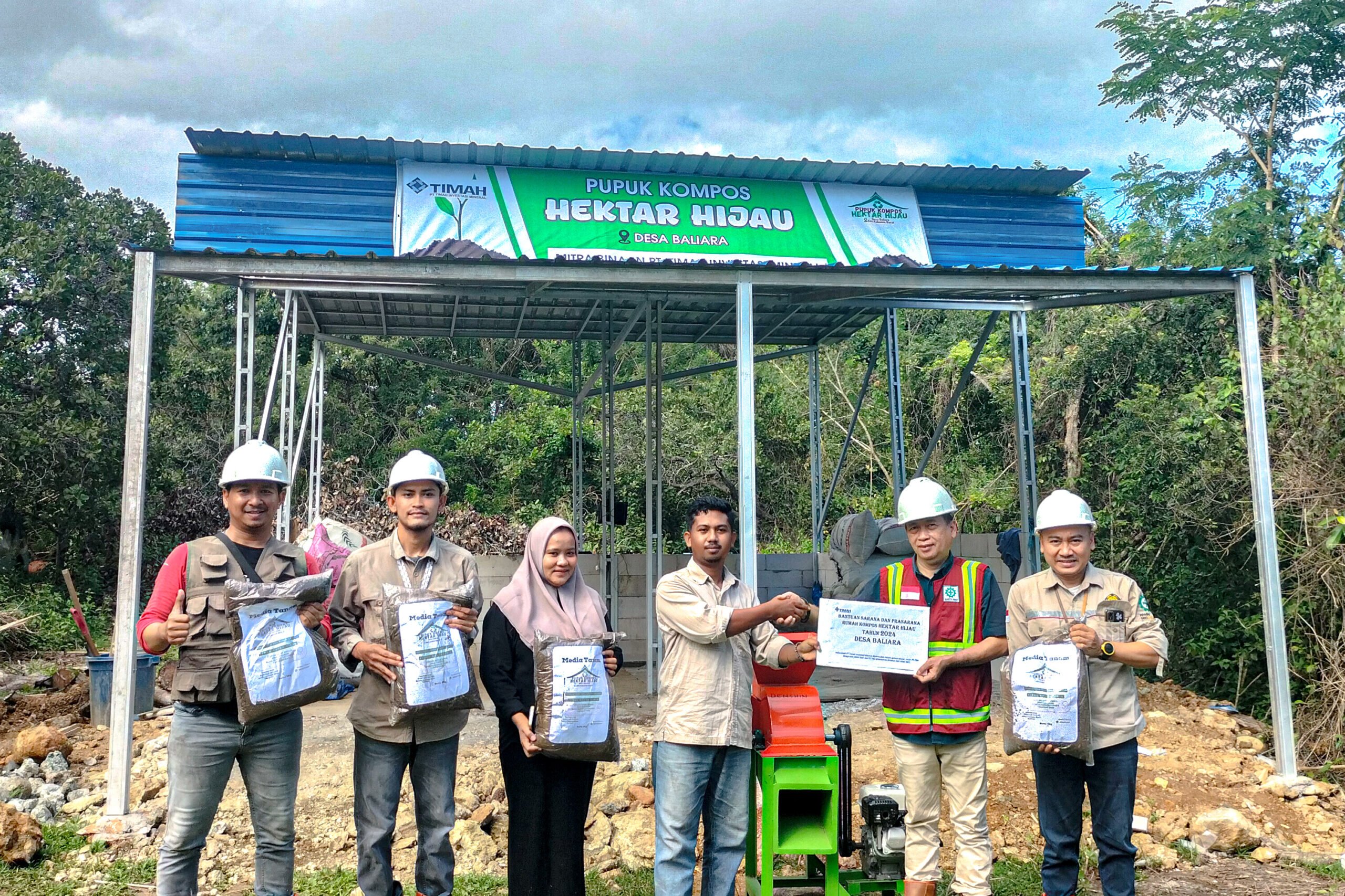 IMG20240517091455 Peduli UMKM, PT TIM Kabaena Beri Bantuan Usaha ke Pengusaha Lokal Desa Baliara