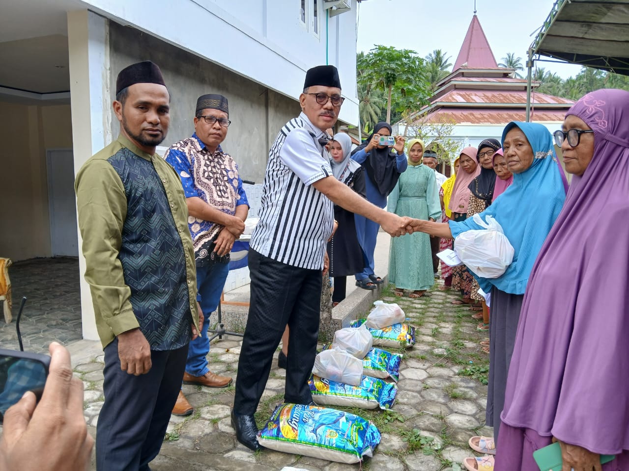 Bupati Halmahera Barat